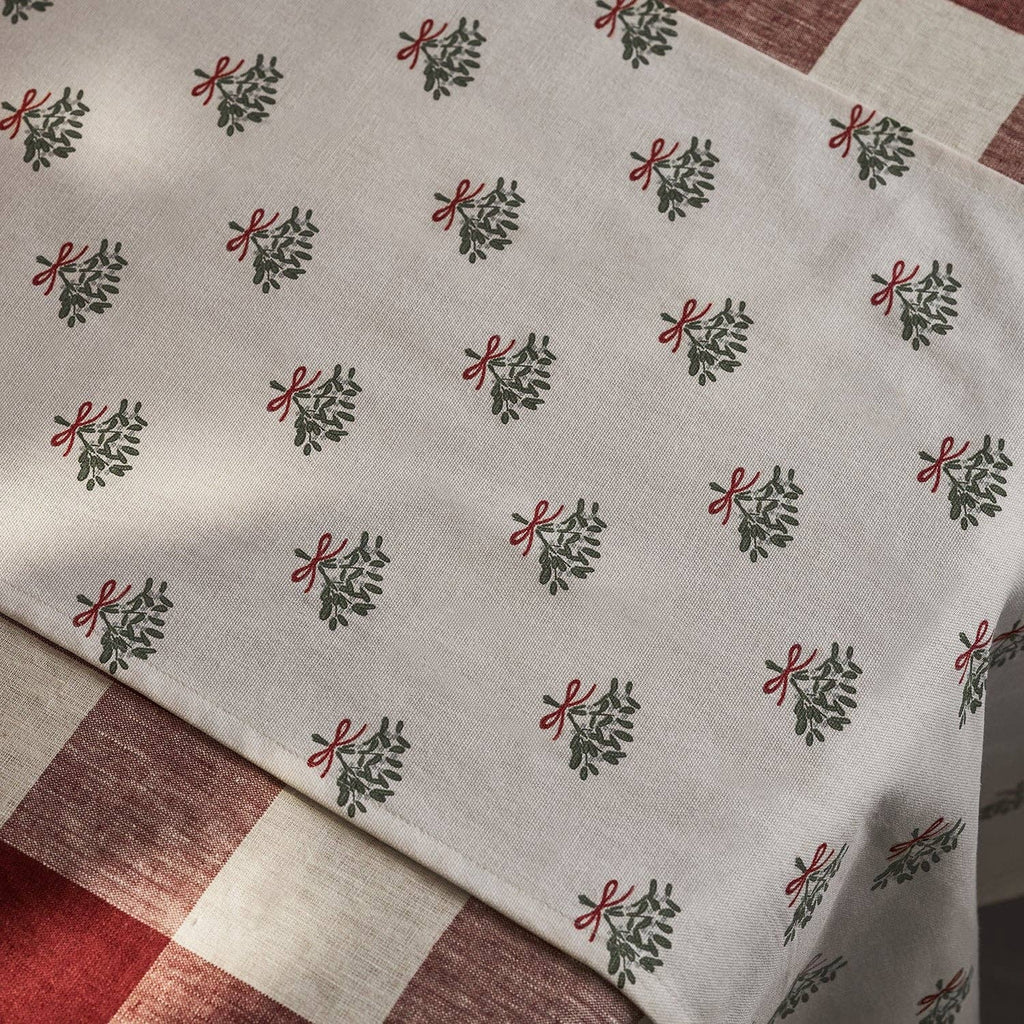 Mistletoe Table Runner - 2m - Distinctly Living