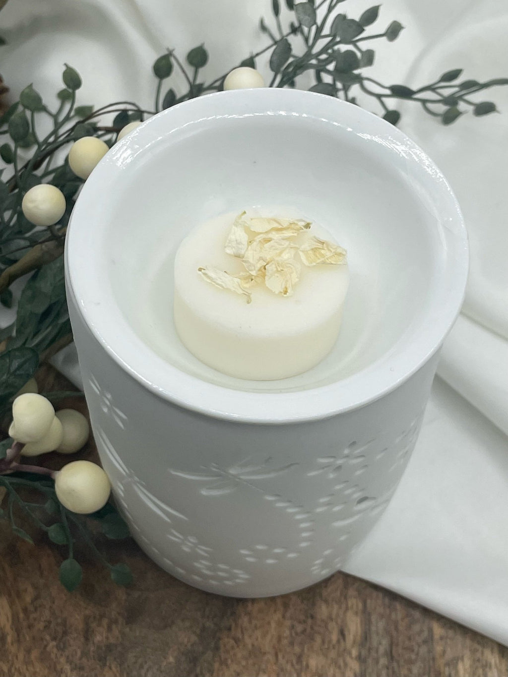 Frosted Mistletoe Botanical Wax Melts - Distinctly Living