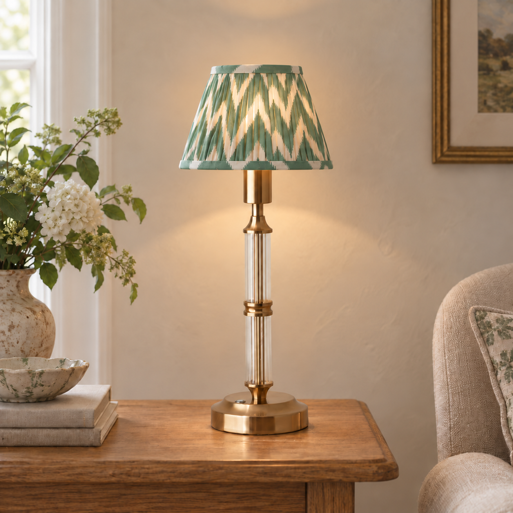 Maximus Complete rechargeable brass table lamp with 16 cm green Haze shade